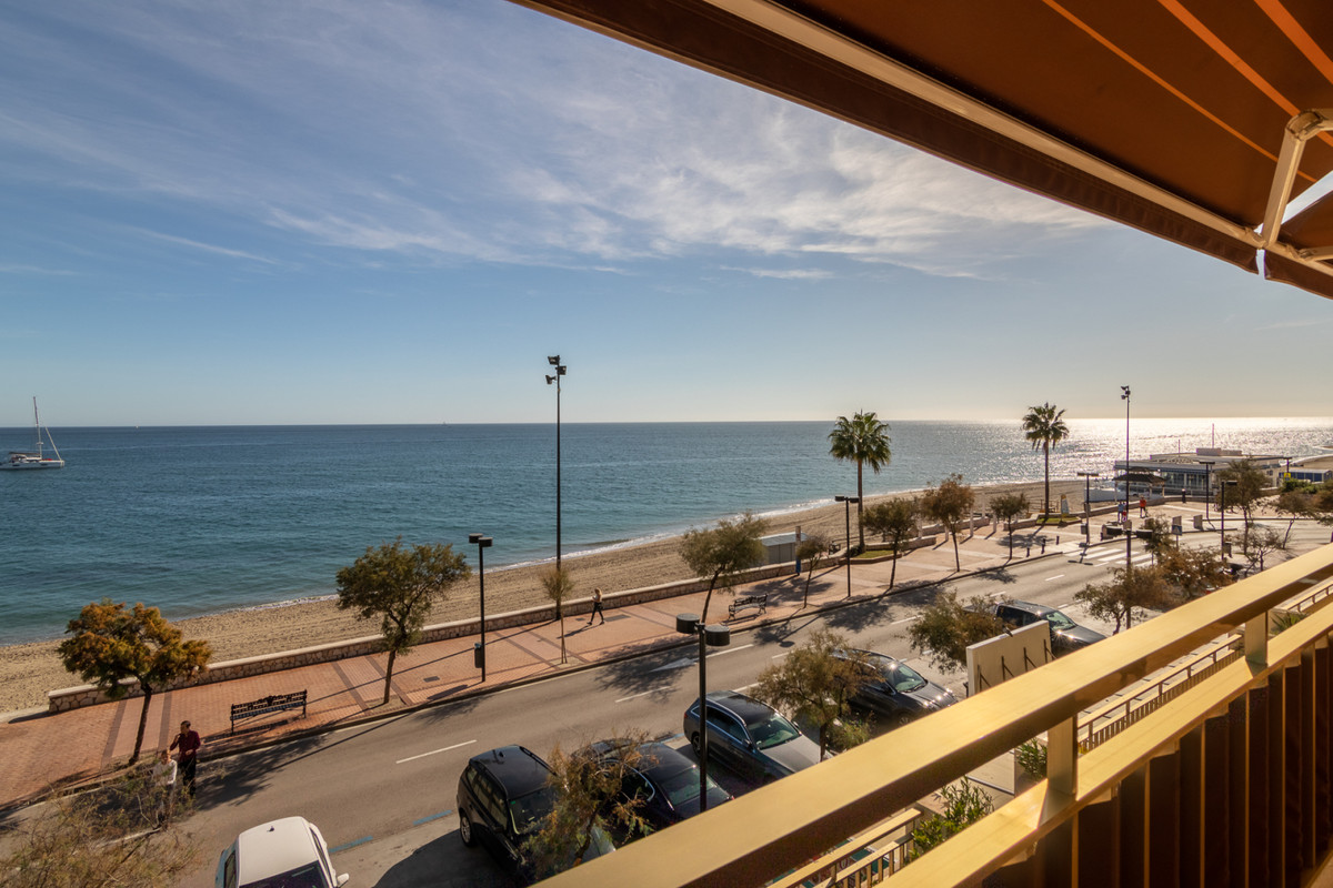 4 Bed Apartment for sale in Fuengirola Costa Del Sol, Málaga, Spain