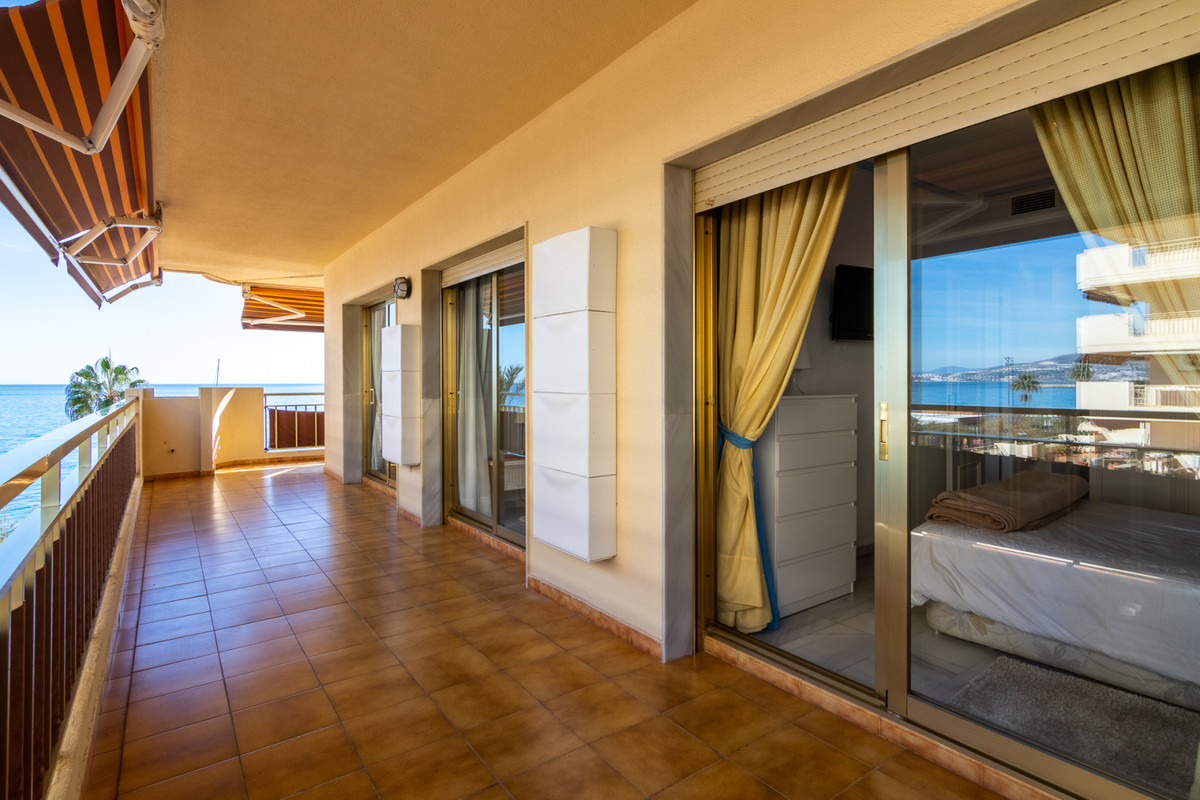 4 Bed Apartment for sale in Fuengirola Costa Del Sol, Málaga, Spain