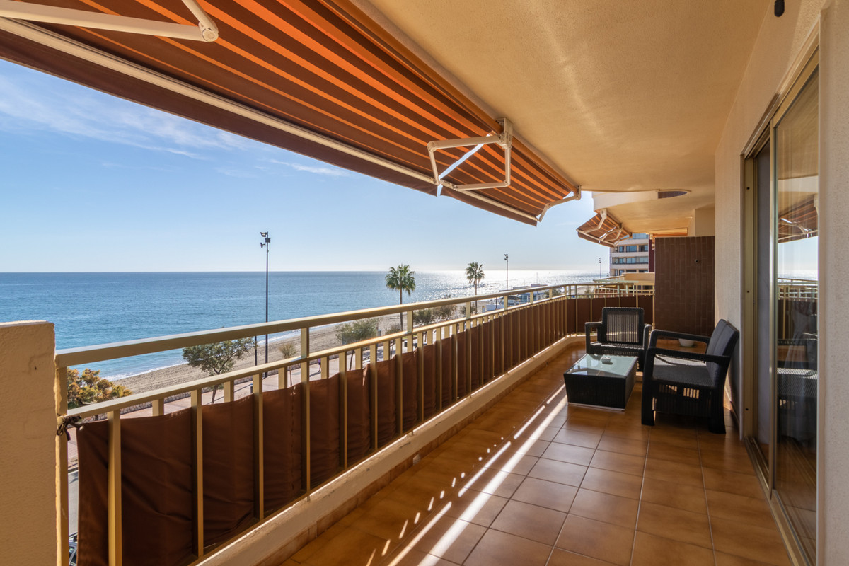 4 Bed Apartment for sale in Fuengirola Costa Del Sol, Málaga, Spain