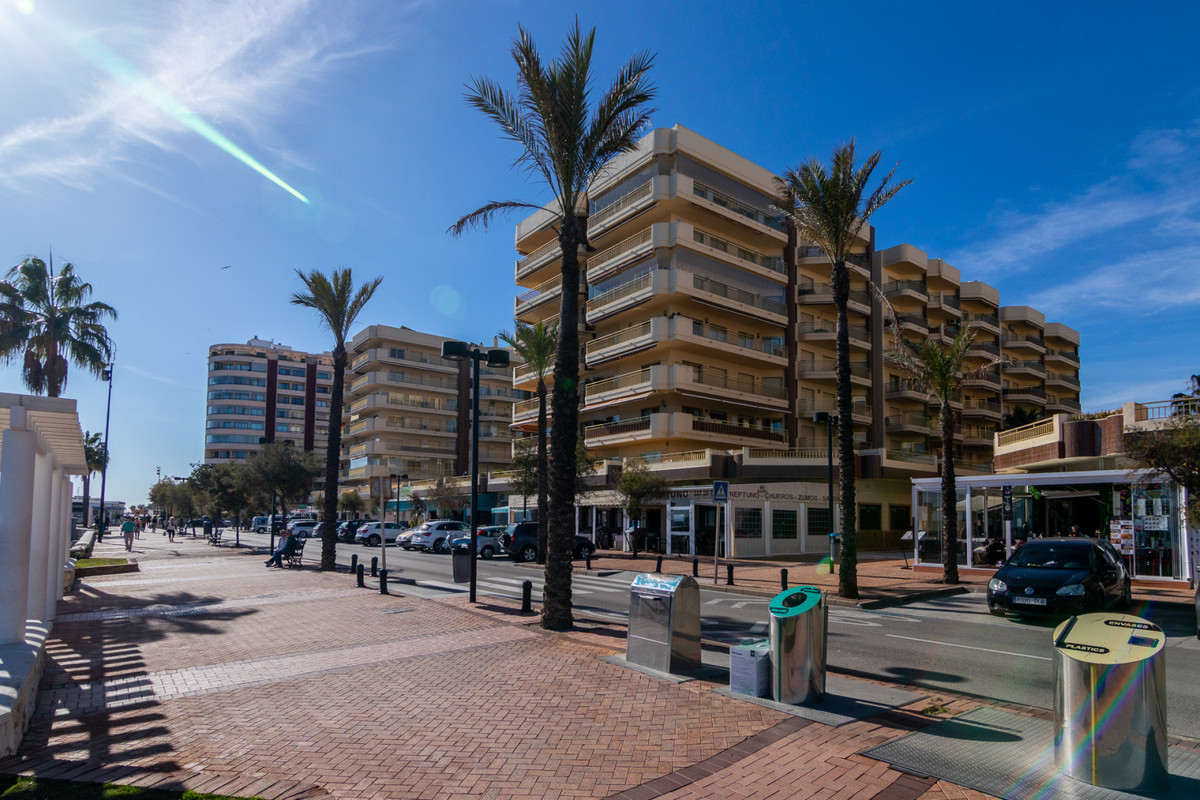 4 Bed Apartment for sale in Fuengirola Costa Del Sol, Málaga, Spain
