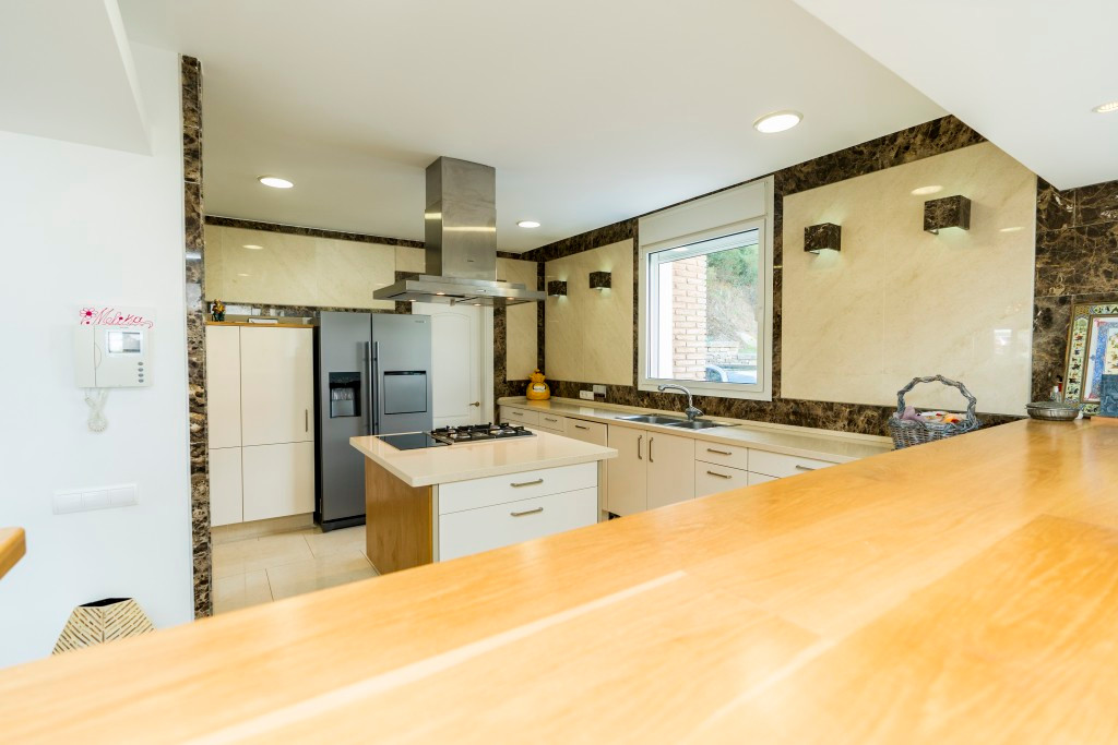 5 Bed Townhouse for sale in La Mairena Costa Del Sol, Málaga, Spain