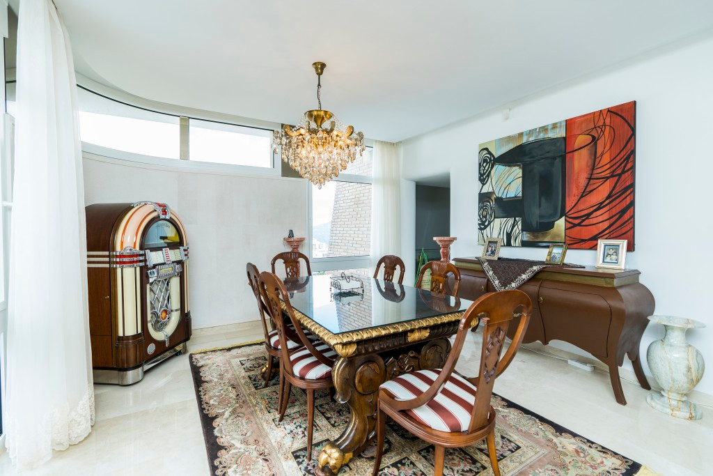 5 Bed Townhouse for sale in La Mairena Costa Del Sol, Málaga, Spain