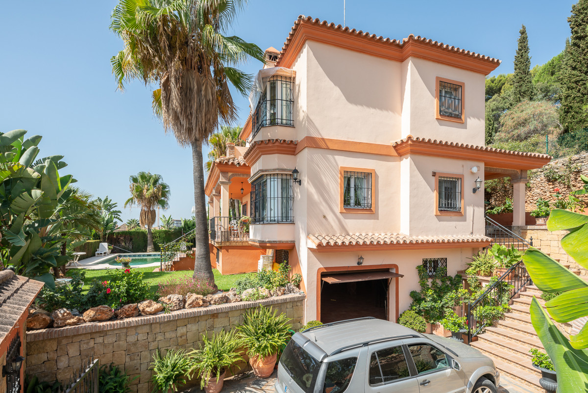 4 Bed Townhouse for sale in Marbella Costa Del Sol, Málaga, Spain