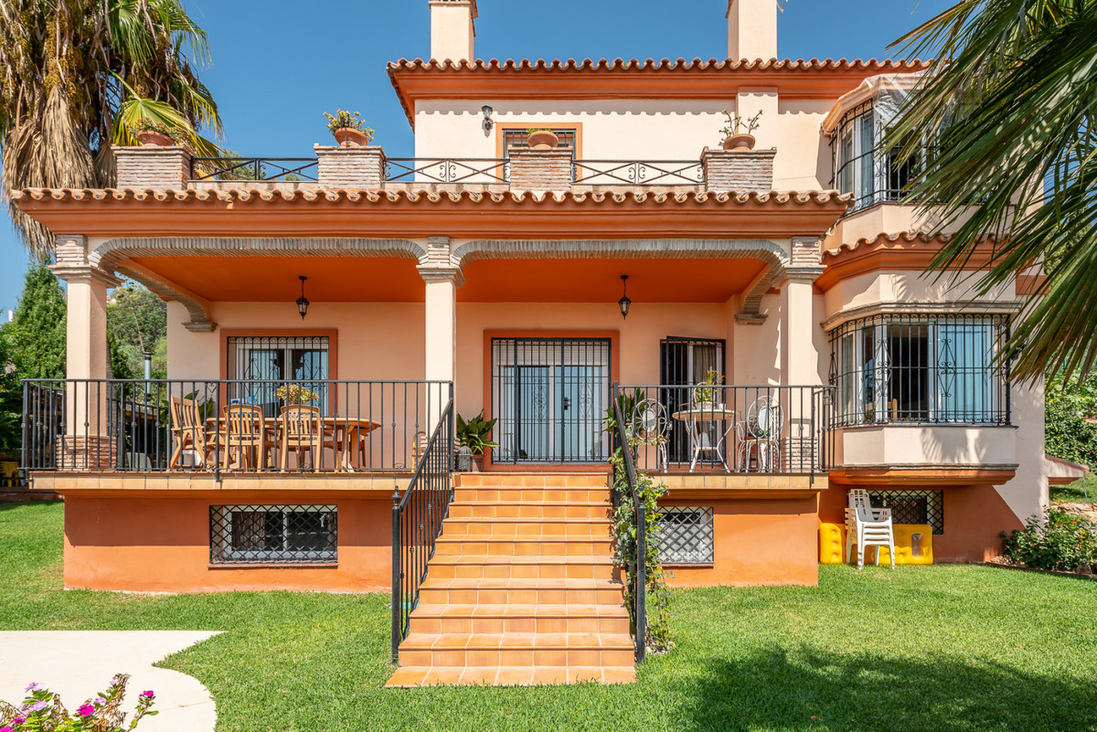 4 Bed Townhouse for sale in Marbella Costa Del Sol, Málaga, Spain