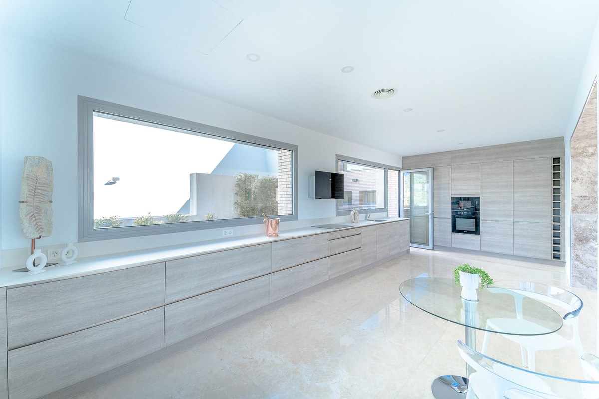 Se vende Villa - Chalet de 6 dormitorios en Costa Del Sol, Málaga, España