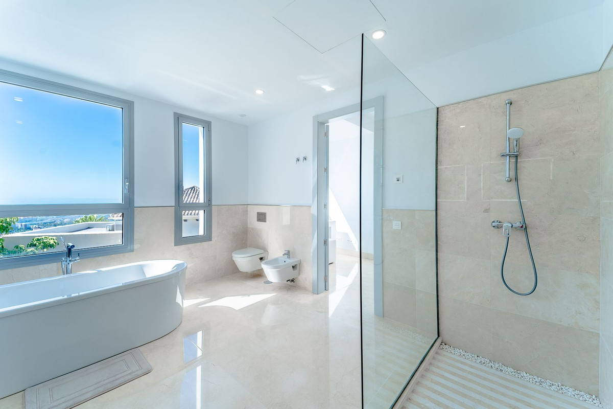 Se vende Villa - Chalet de 6 dormitorios en Costa Del Sol, Málaga, España