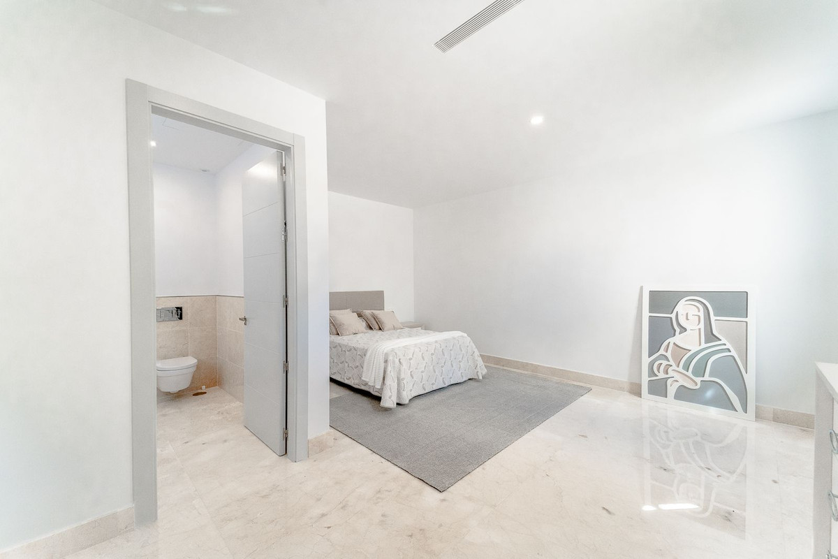 Se vende Villa - Chalet de 6 dormitorios en Costa Del Sol, Málaga, España