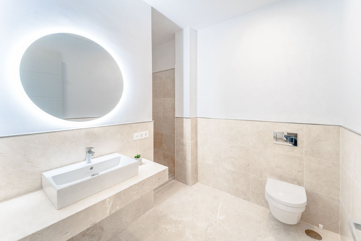 Se vende Villa - Chalet de 6 dormitorios en Costa Del Sol, Málaga, España