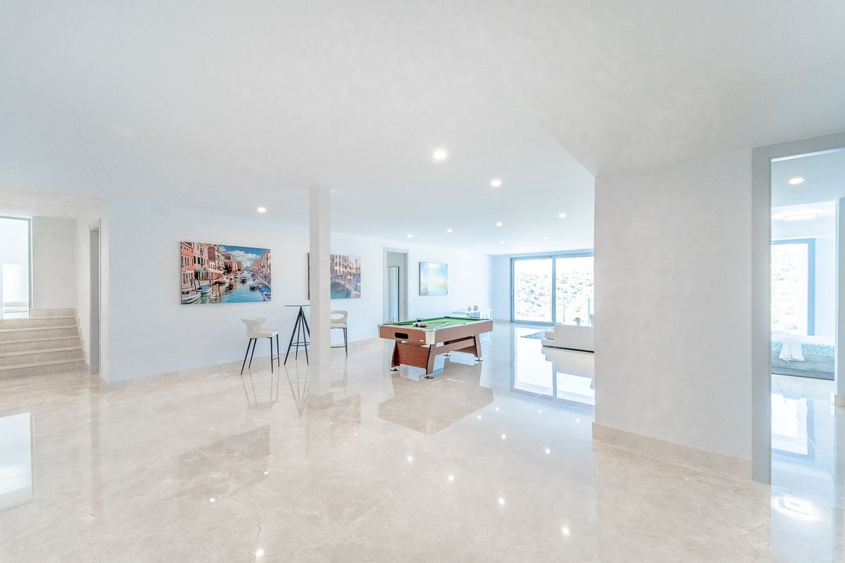 Se vende Villa - Chalet de 6 dormitorios en Costa Del Sol, Málaga, España