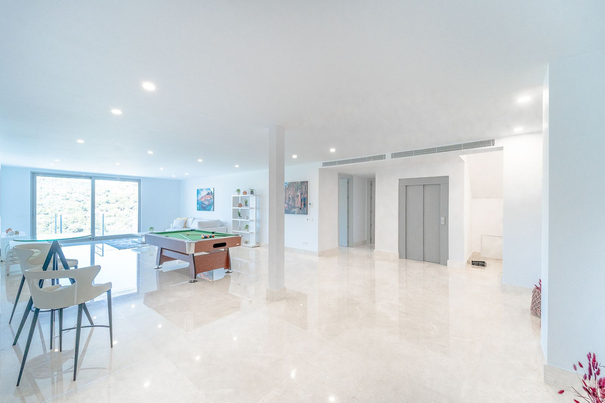 Se vende Villa - Chalet de 6 dormitorios en Costa Del Sol, Málaga, España