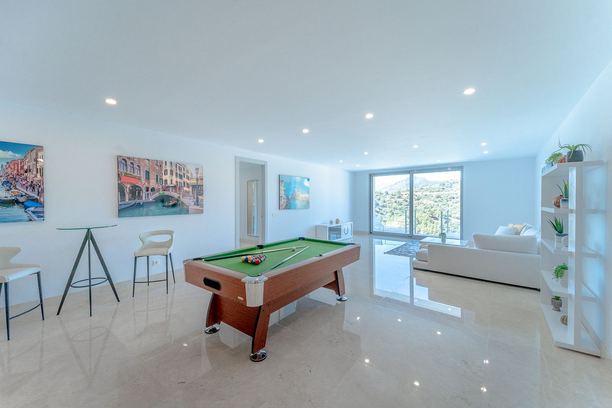 Se vende Villa - Chalet de 6 dormitorios en Costa Del Sol, Málaga, España