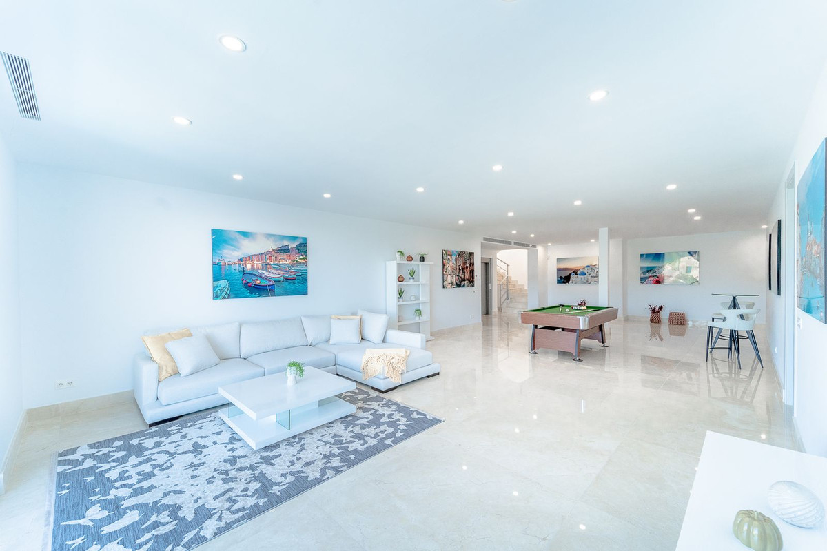 Se vende Villa - Chalet de 6 dormitorios en Costa Del Sol, Málaga, España