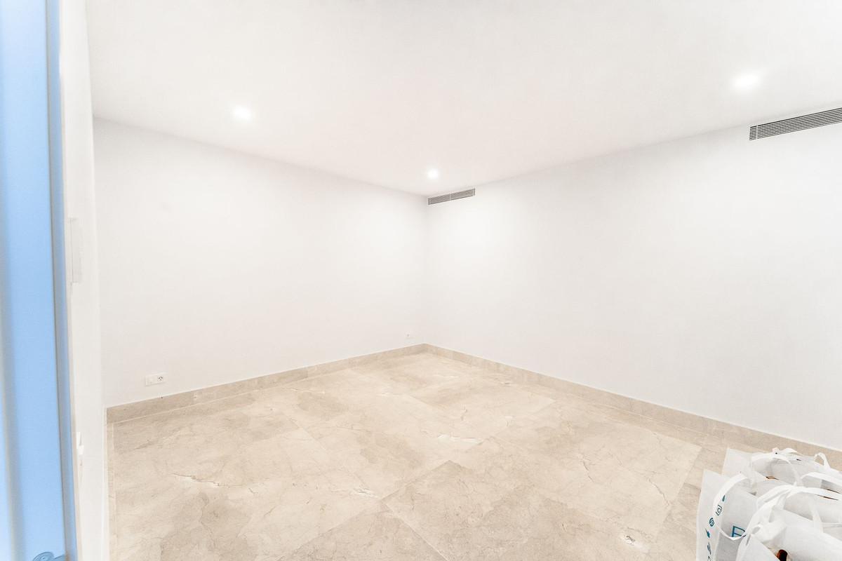 Se vende Villa - Chalet de 6 dormitorios en Costa Del Sol, Málaga, España