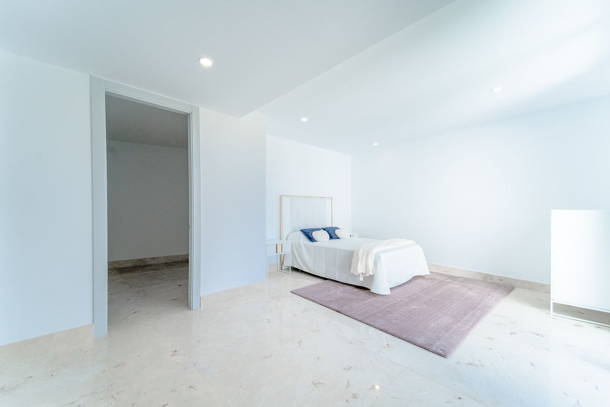 Se vende Villa - Chalet de 6 dormitorios en Costa Del Sol, Málaga, España