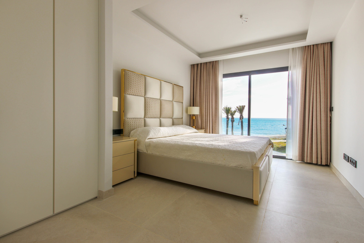 3 Bed Townhouse for sale in Estepona Costa Del Sol, Málaga, Spain