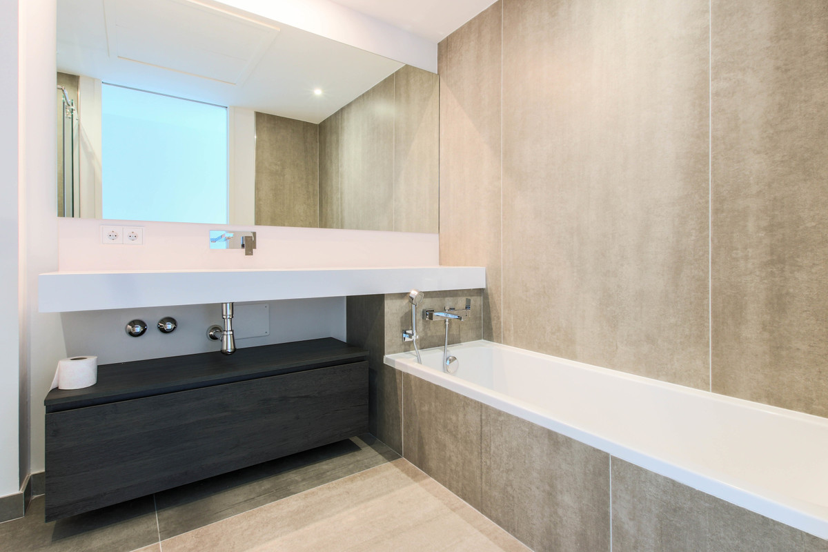 3 Bed Townhouse for sale in Estepona Costa Del Sol, Málaga, Spain