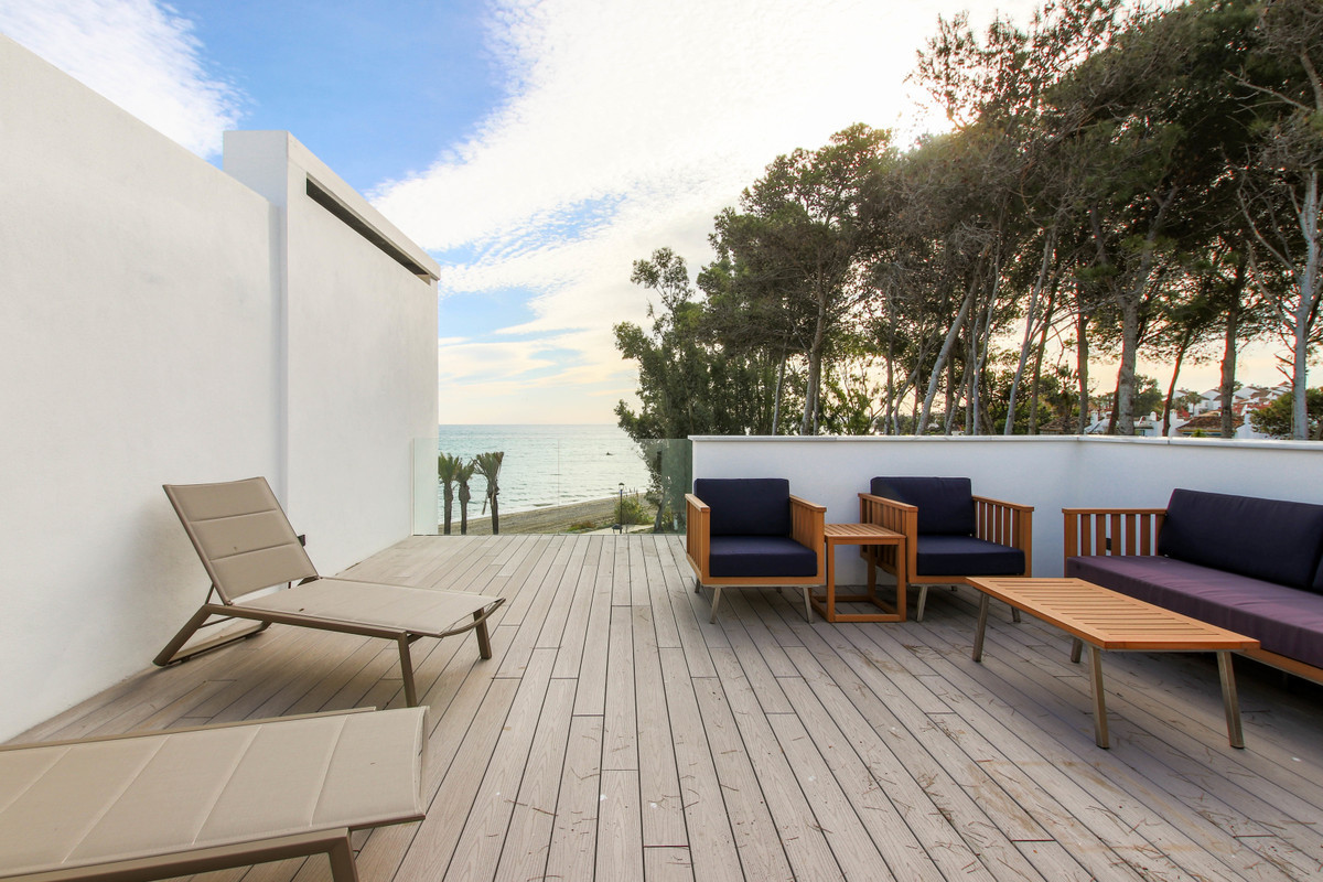 3 Bed Townhouse for sale in Estepona Costa Del Sol, Málaga, Spain