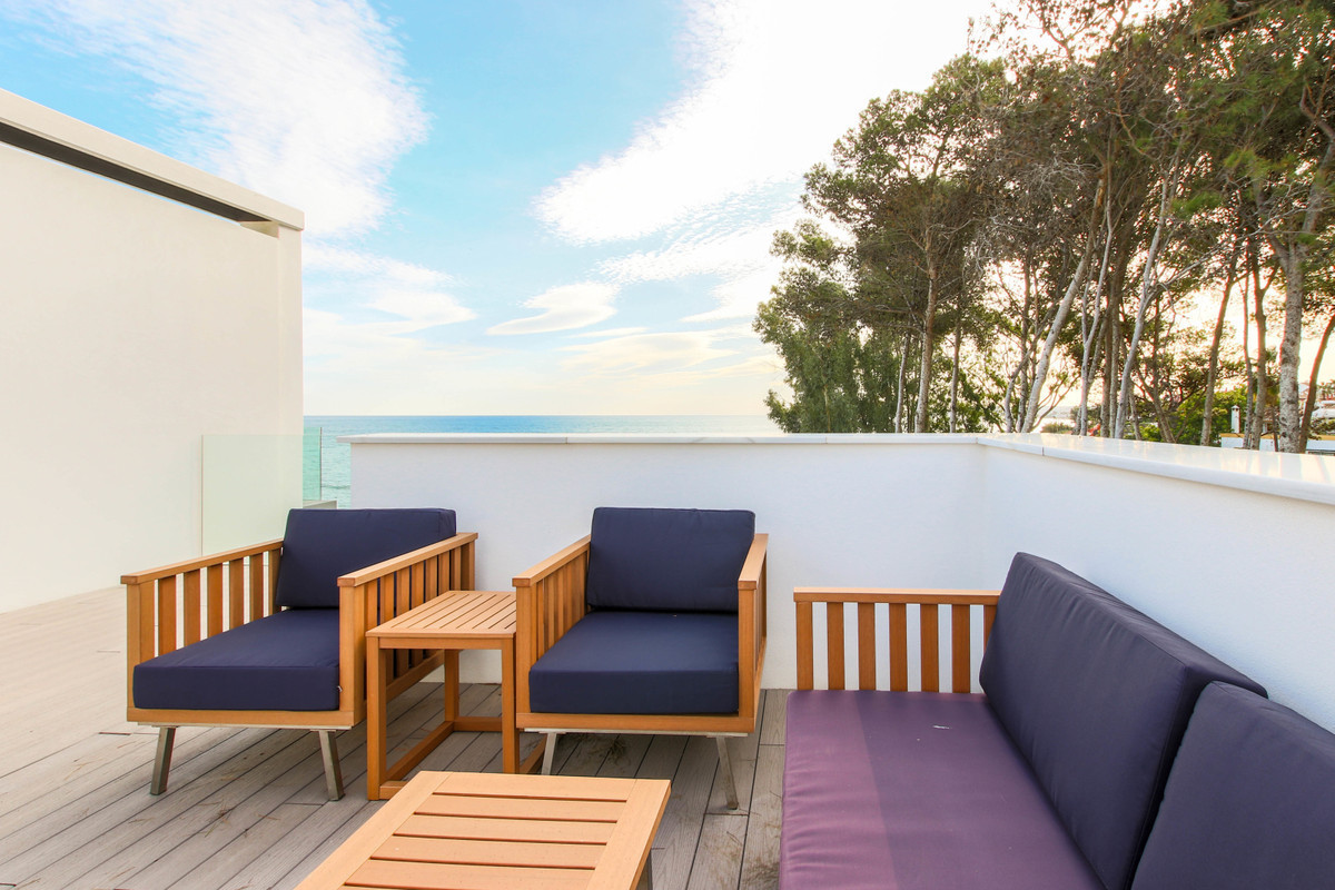 3 Bed Townhouse for sale in Estepona Costa Del Sol, Málaga, Spain