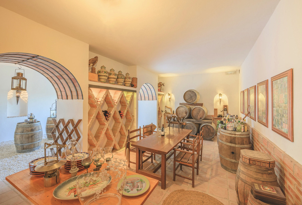 Se vende Villa - Chalet de 8 dormitorios en Costa Del Sol, Málaga, España