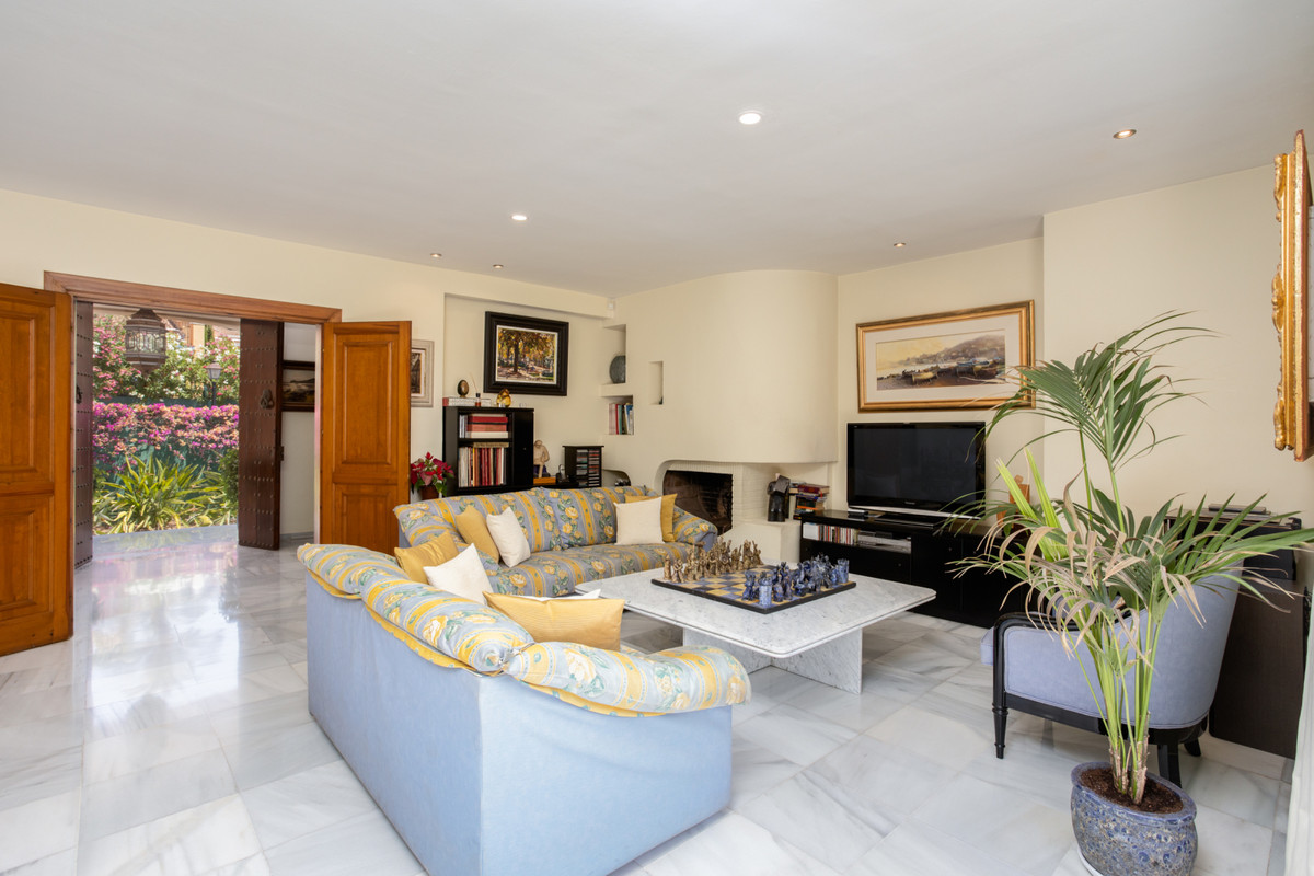 7 Bed Townhouse for sale in Marbella Costa Del Sol, Málaga, Spain