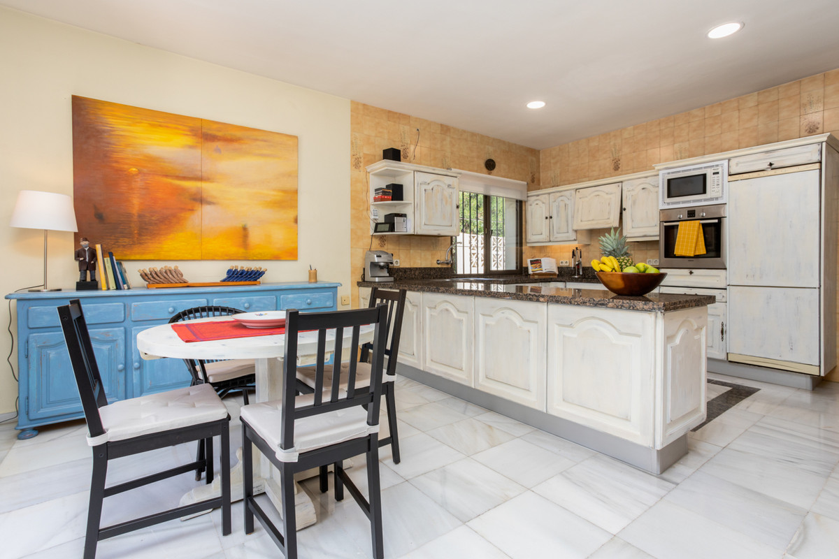 7 Bed Townhouse for sale in Marbella Costa Del Sol, Málaga, Spain