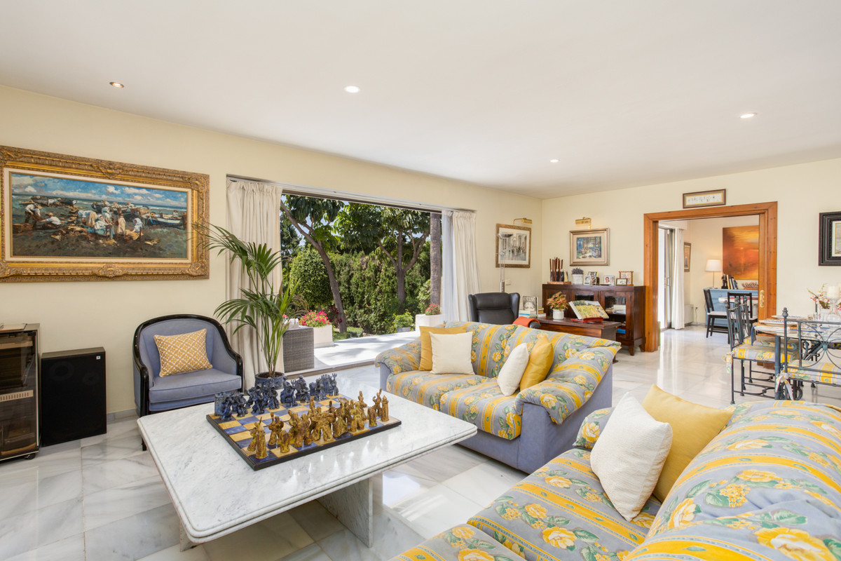 7 Bed Townhouse for sale in Marbella Costa Del Sol, Málaga, Spain