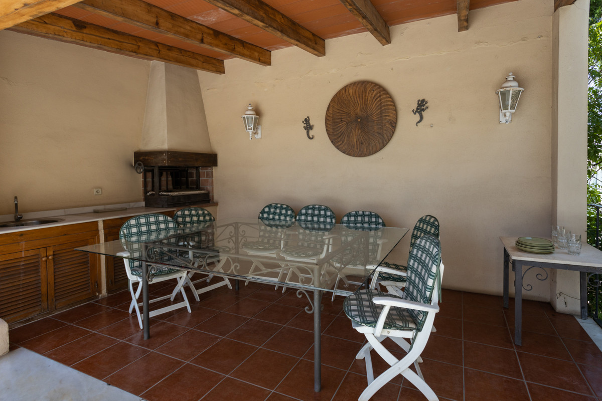 7 Bed Townhouse for sale in Marbella Costa Del Sol, Málaga, Spain