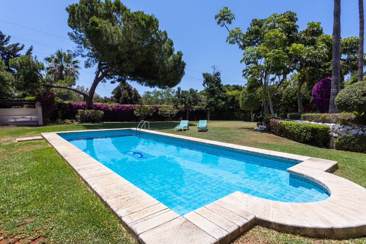 7 Bed Townhouse for sale in Marbella Costa Del Sol, Málaga, Spain
