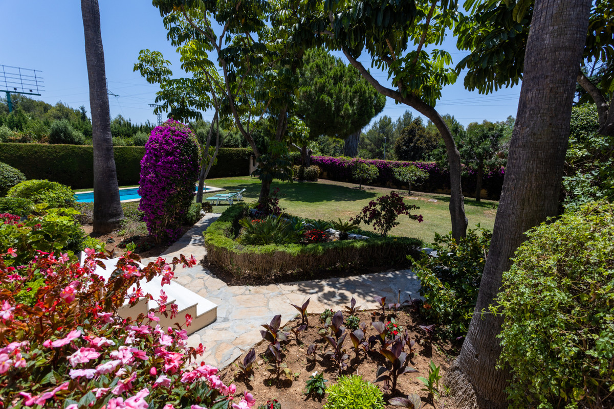 7 Bed Townhouse for sale in Marbella Costa Del Sol, Málaga, Spain