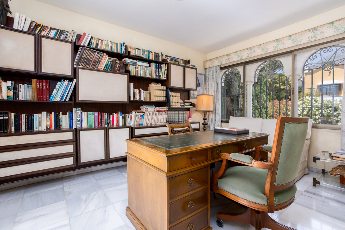 7 Bed Townhouse for sale in Marbella Costa Del Sol, Málaga, Spain