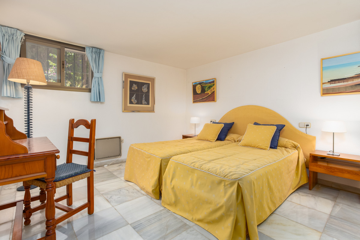 7 Bed Townhouse for sale in Marbella Costa Del Sol, Málaga, Spain
