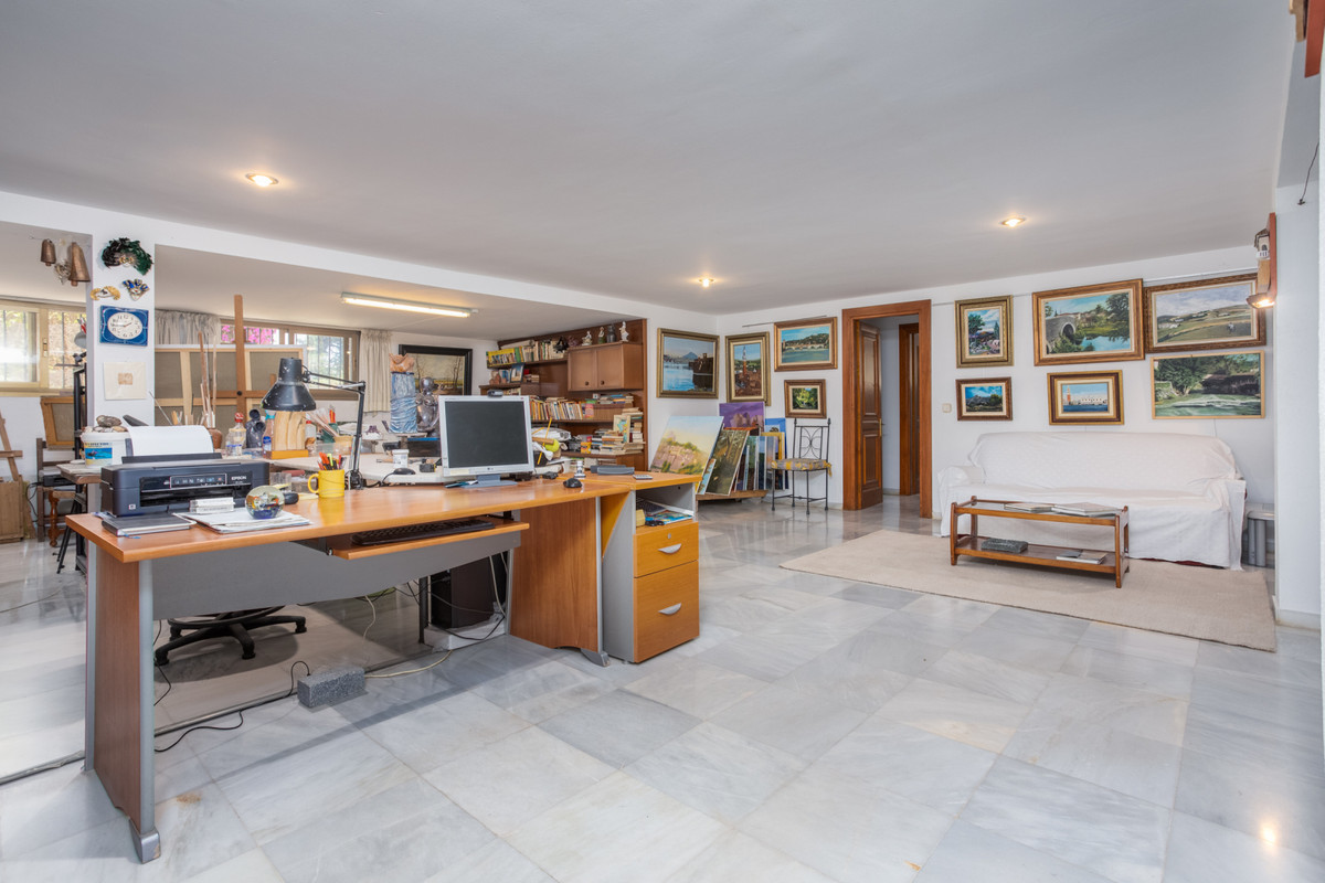 7 Bed Townhouse for sale in Marbella Costa Del Sol, Málaga, Spain