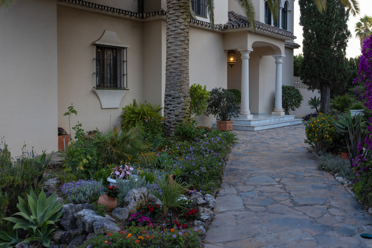 7 Bed Townhouse for sale in Marbella Costa Del Sol, Málaga, Spain
