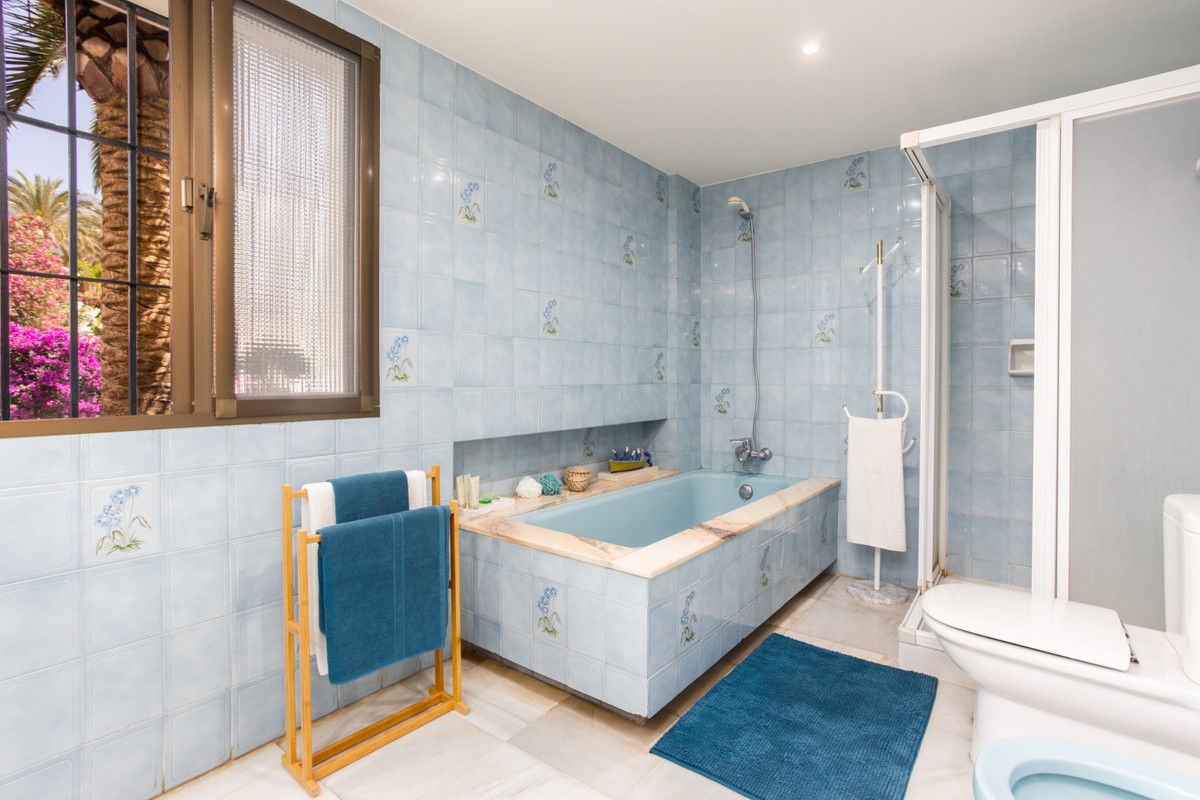 7 Bed Townhouse for sale in Marbella Costa Del Sol, Málaga, Spain