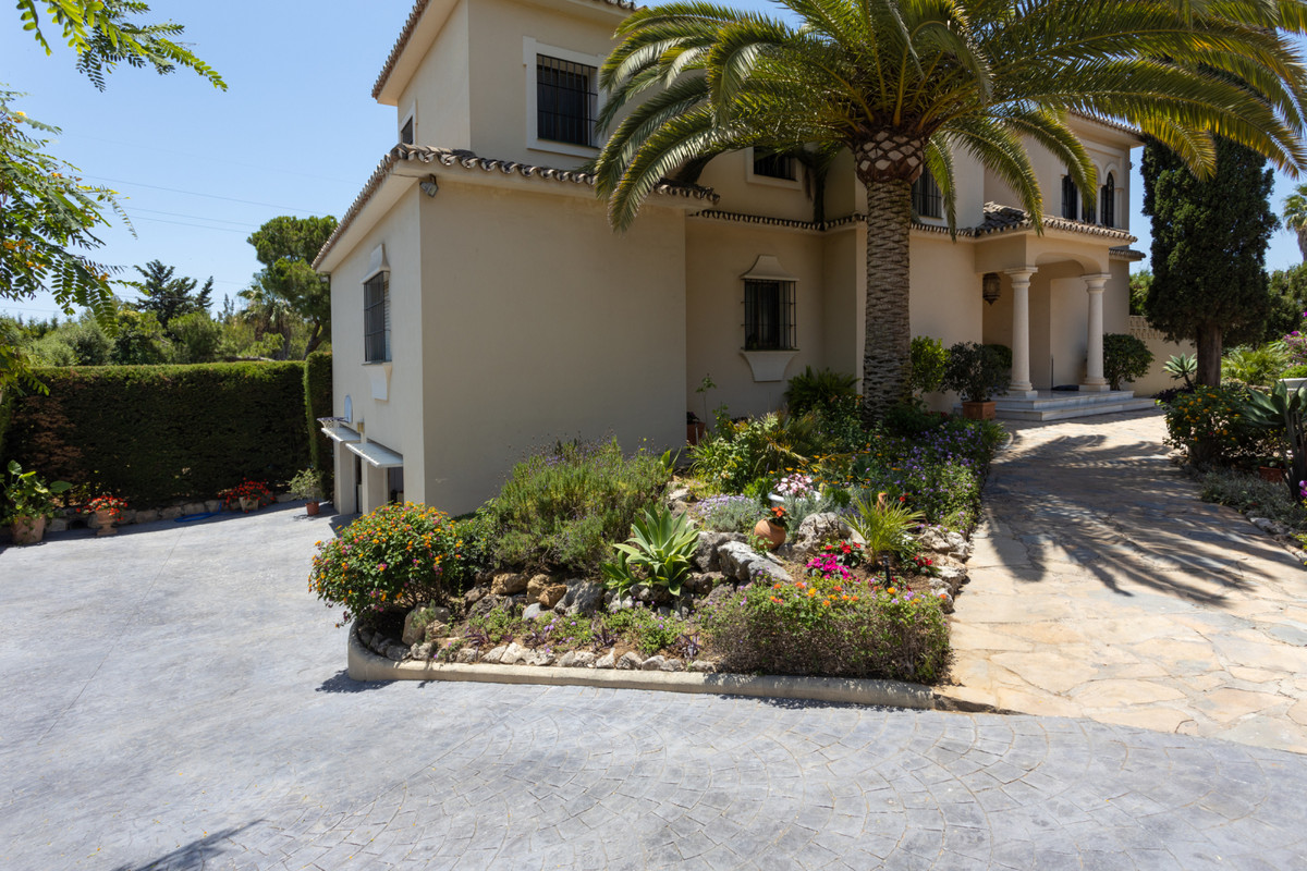 7 Bed Townhouse for sale in Marbella Costa Del Sol, Málaga, Spain