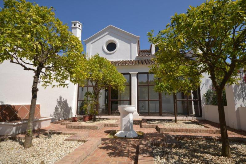 6 Bed Townhouse for sale in Guadalmina Baja Costa Del Sol, Málaga, Spain