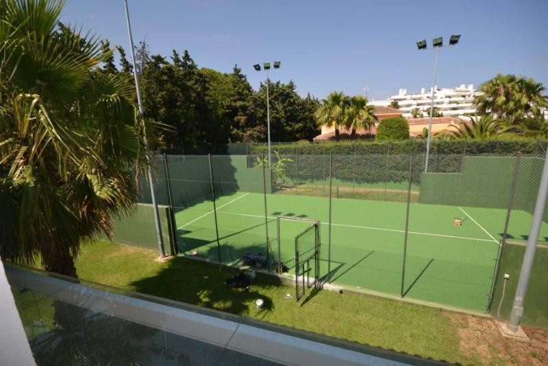 6 Bed Townhouse for sale in Guadalmina Baja Costa Del Sol, Málaga, Spain