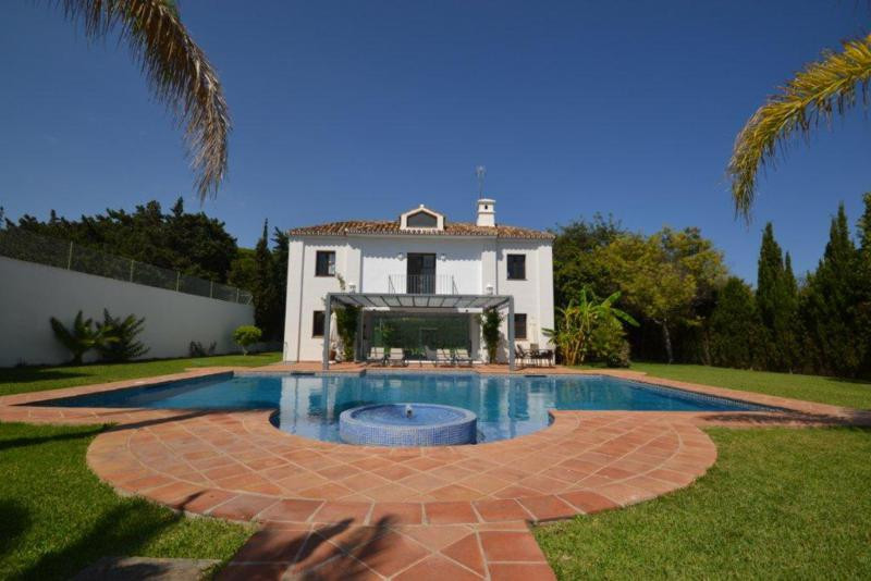 6 Bed Townhouse for sale in Guadalmina Baja Costa Del Sol, Málaga, Spain