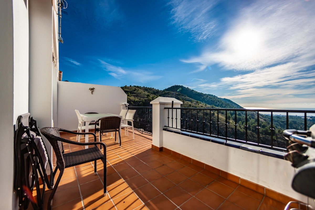 3 Bed Townhouse for sale in Frigiliana Costa Del Sol East, Málaga, Spain