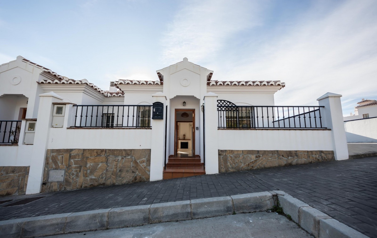 3 Bed Townhouse for sale in Frigiliana Costa Del Sol East, Málaga, Spain