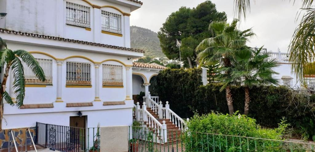 6 Bed Townhouse for sale in Alhaurín De La Torre Costa Del Sol, Málaga, Spain