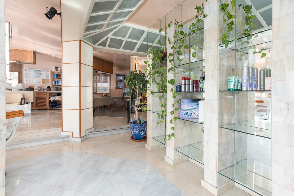 1 Bed Commercial unit for sale in San Pedro De Alcántara Costa Del Sol, Málaga, Spain