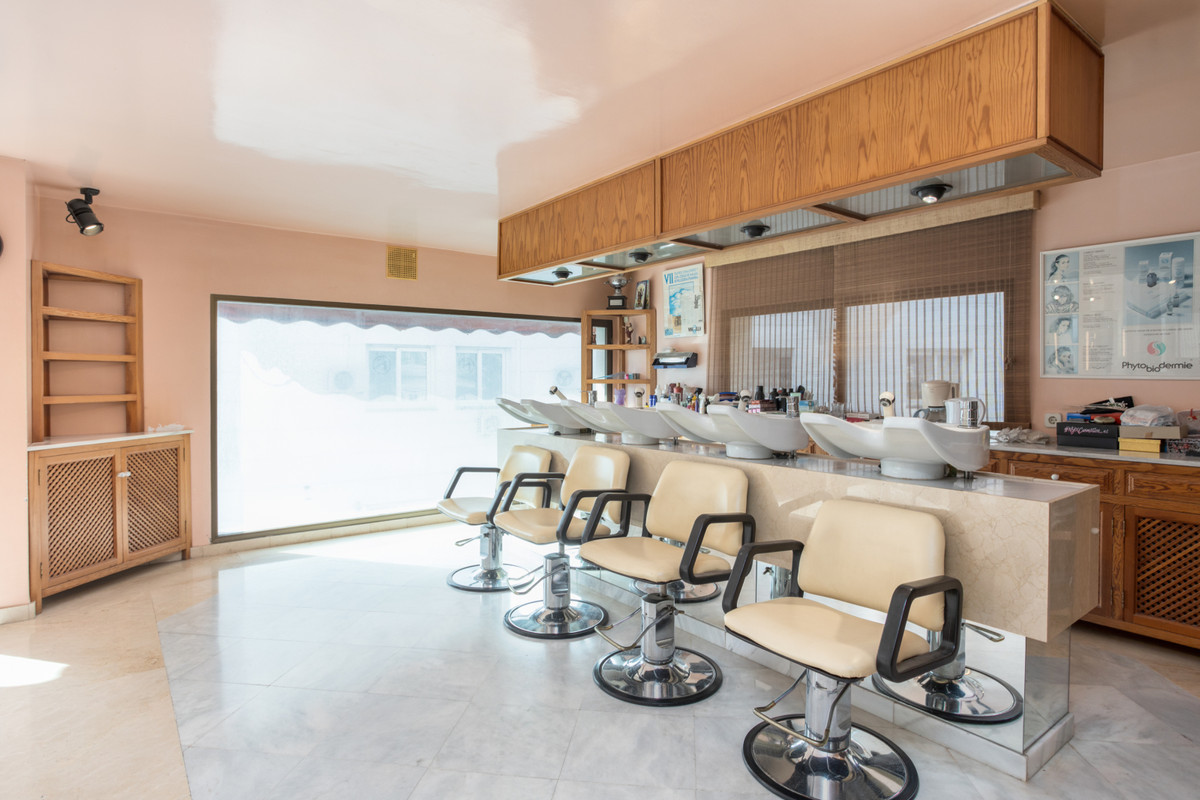 1 Bed Commercial unit for sale in San Pedro De Alcántara Costa Del Sol, Málaga, Spain
