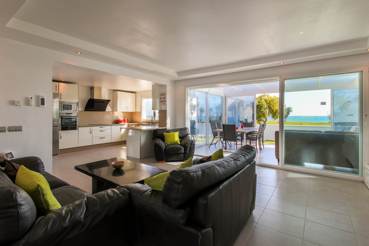 3 Bed Townhouse for sale in New Golden Mile Costa Del Sol, Málaga, Spain