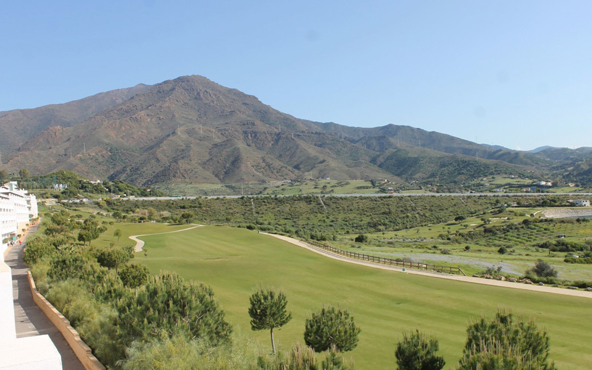 2 Bed Apartment for sale in Estepona Costa Del Sol, Málaga, Spain