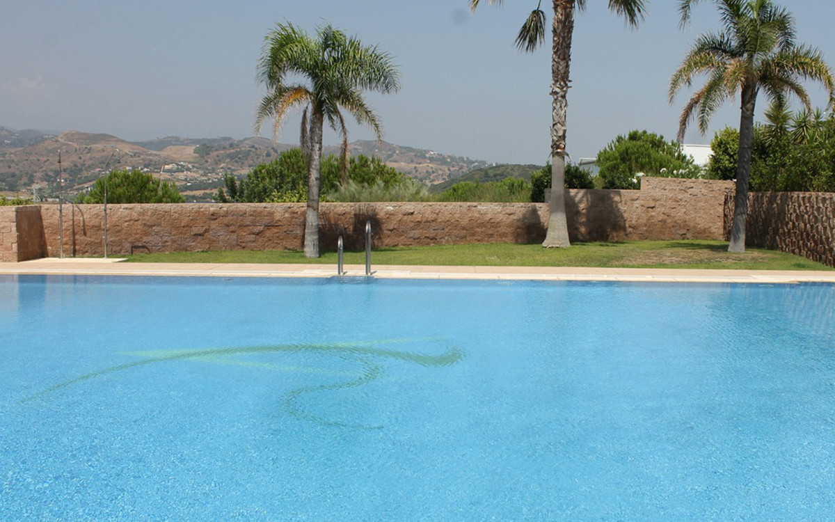 2 Bed Apartment for sale in Estepona Costa Del Sol, Málaga, Spain