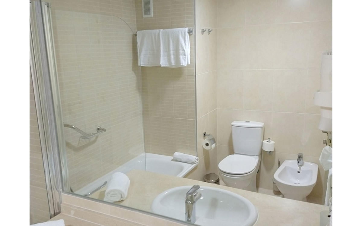 2 Bed Apartment for sale in Estepona Costa Del Sol, Málaga, Spain