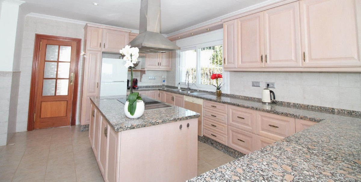 Se vende Villa - Chalet de 10 dormitorios en Costa Del Sol, Málaga, España