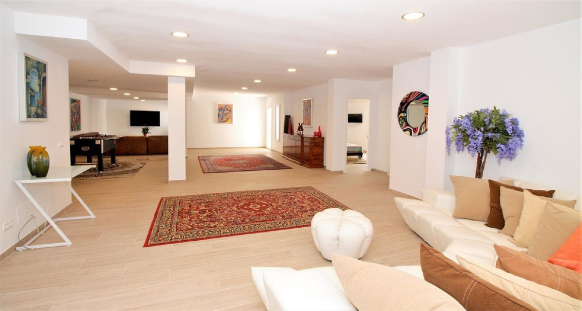 Se vende Villa - Chalet de 10 dormitorios en Costa Del Sol, Málaga, España