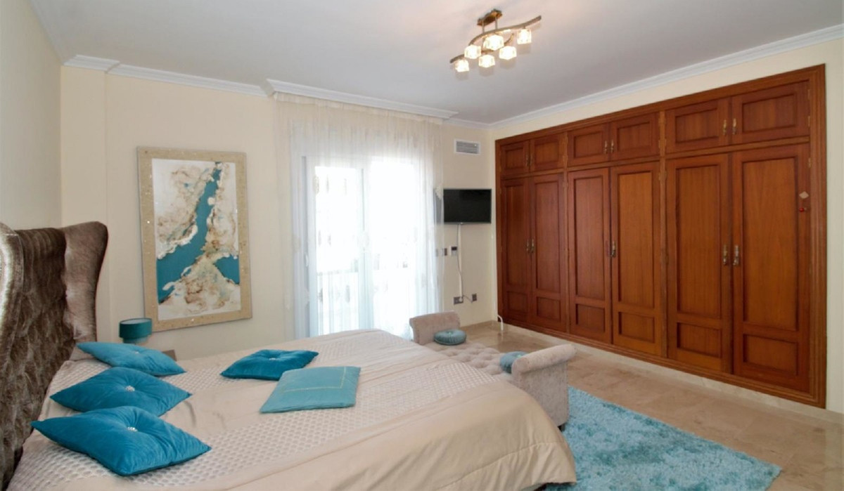 Se vende Villa - Chalet de 10 dormitorios en Costa Del Sol, Málaga, España